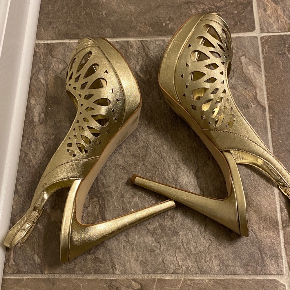 Bcbgeneratio Platform Open Toe Sling Back Heels. - image 4